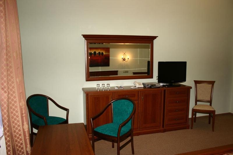 Hotel Zlaty Lev à Louny Chambre photo