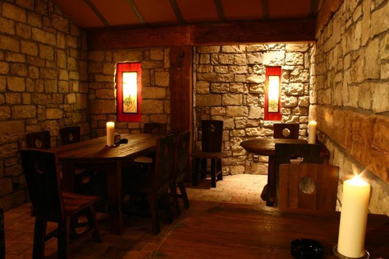 Hotel Zlaty Lev à Louny Extérieur photo