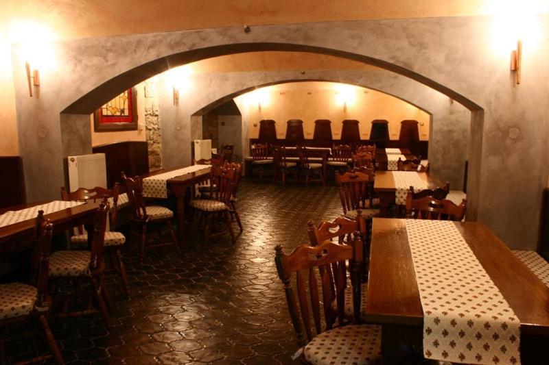 Hotel Zlaty Lev à Louny Extérieur photo